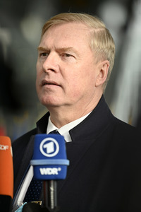 Pressestatement von Kalle Laanet im NATO Hauptquartier in Brüssel