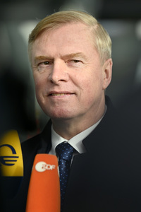 Pressestatement von Kalle Laanet im NATO Hauptquartier in Brüssel