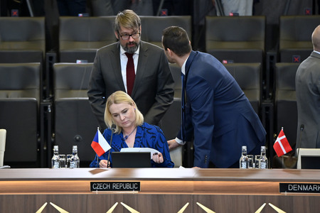 Außerordentliches Treffen der NATO-Verteidigungsminister in Brüssel