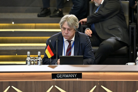 Außerordentliches Treffen der NATO-Verteidigungsminister in Brüssel