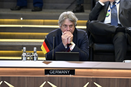 Außerordentliches Treffen der NATO-Verteidigungsminister in Brüssel