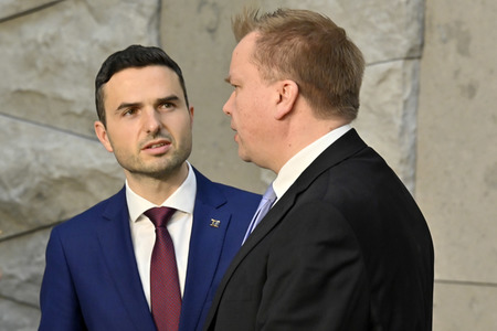 Außerordentliches Treffen der NATO-Verteidigungsminister in Brüssel