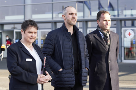 Annalena Baerbock besucht Notunterkünfte für Ukraine-Flüchtlinge in Hannover