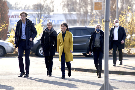 Annalena Baerbock besucht Notunterkünfte für Ukraine-Flüchtlinge in Hannover