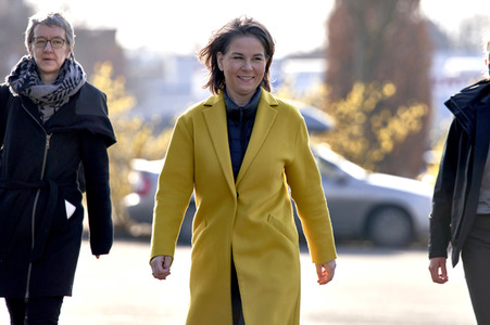 Annalena Baerbock besucht Notunterkünfte für Ukraine-Flüchtlinge in Hannover