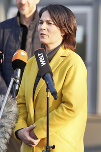 Annalena Baerbock besucht Notunterkünfte für Ukraine-Flüchtlinge in Hannover