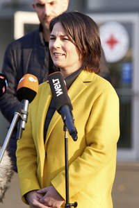 Annalena Baerbock besucht Notunterkünfte für Ukraine-Flüchtlinge in Hannover