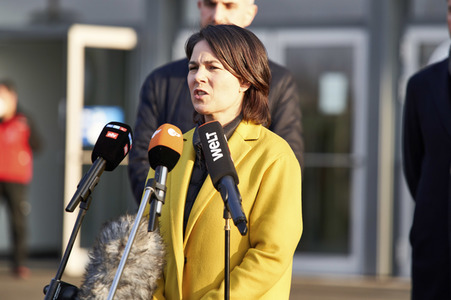 Annalena Baerbock besucht Notunterkünfte für Ukraine-Flüchtlinge in Hannover