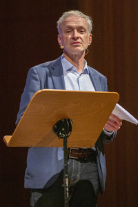 Iris Berben und Paul Ingendaay auf der lit.Cologne 2022 in Köln