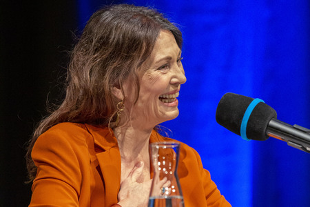 Iris Berben und Paul Ingendaay auf der lit.Cologne 2022 in Köln