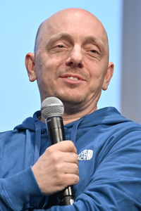 Bernhard Hoëcker, Eva von Mühlenfels und Mike Altwicker auf der lit.Kid. 2022 in Köln