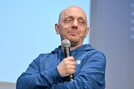 Bernhard Hoëcker, Eva von Mühlenfels und Mike Altwicker auf der lit.Kid. 2022 in Köln