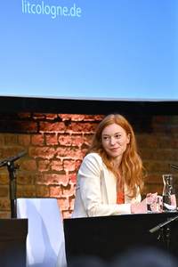 Marleen Lohse und Rufus Beck auf der lit.Cologne 2022 in Köln