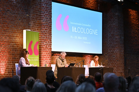 Marleen Lohse und Rufus Beck auf der lit.Cologne 2022 in Köln