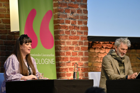 Marleen Lohse und Rufus Beck auf der lit.Cologne 2022 in Köln