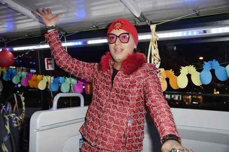 Pre-Party Bustour vor dem Geburtstag von Julian F.M. Stoeckel in Berlin