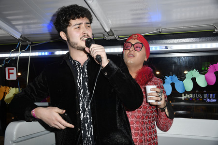 Pre-Party Bustour vor dem Geburtstag von Julian F.M. Stoeckel in Berlin