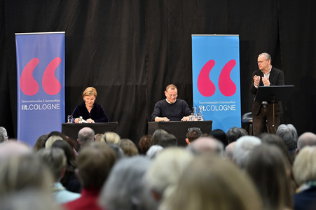 Mariele Millowitsch und Devid Striesow auf der lit.Cologne 2022 in Köln
