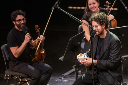 Konzert von Max Herre & Mikis Takeover! Ensemble in Erfurt