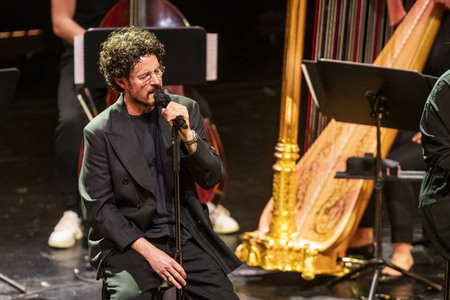 Konzert von Max Herre & Mikis Takeover! Ensemble in Erfurt