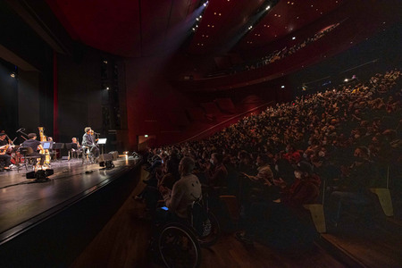 Konzert von Max Herre & Mikis Takeover! Ensemble in Erfurt