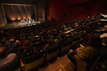 Konzert von Max Herre & Mikis Takeover! Ensemble in Erfurt