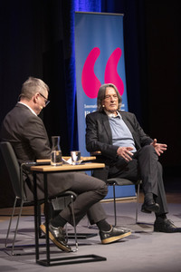 Hans-Wilhelm Müller-Wohlfahrt auf der lit.Cologne 2022 in Köln