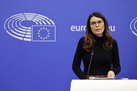 Pressekonferenz über den EU-weiten Umgang mit Batterien und Altbatterien im EU-Parlament in Straßburg