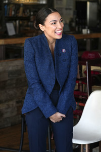 Alexandria Ocasio-Cortez ehrt Restuarant in New York
