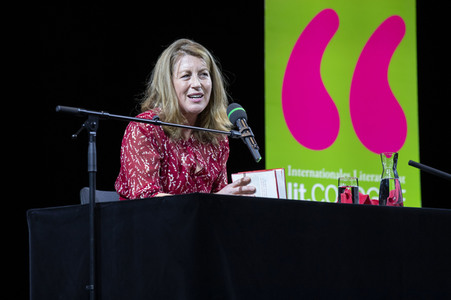Anne Gesthuysen auf der lit.Cologne 2022 in Köln