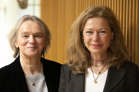 Elke Heidenreich und Marion Karausche auf der lit.Cologne 2022 in Köln