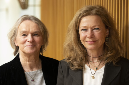 Elke Heidenreich und Marion Karausche auf der lit.Cologne 2022 in Köln