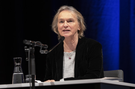 Elke Heidenreich und Marion Karausche auf der lit.Cologne 2022 in Köln