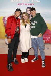 Filmpremiere 'JGA: Jasmin. Gina. Anna.' in Berlin