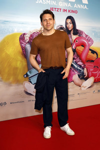 Filmpremiere 'JGA: Jasmin. Gina. Anna.' in Berlin