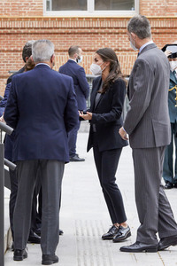 König Felipe und Königin Letizia besuchen den Ukraine-Krisenstab vom Roten Kreuz in Madrid