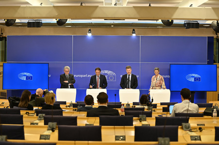 Pressekonferenz zum Gesetz über digitale Märkte im EU-Parlament in Brüssel