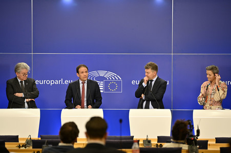 Pressekonferenz zum Gesetz über digitale Märkte im EU-Parlament in Brüssel