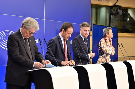 Pressekonferenz zum Gesetz über digitale Märkte im EU-Parlament in Brüssel