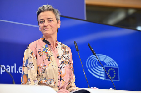 Pressekonferenz zum Gesetz über digitale Märkte im EU-Parlament in Brüssel