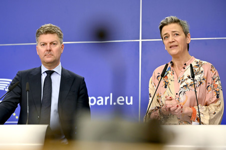 Pressekonferenz zum Gesetz über digitale Märkte im EU-Parlament in Brüssel