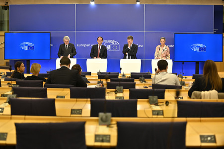 Pressekonferenz zum Gesetz über digitale Märkte im EU-Parlament in Brüssel
