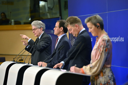 Pressekonferenz zum Gesetz über digitale Märkte im EU-Parlament in Brüssel