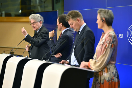 Pressekonferenz zum Gesetz über digitale Märkte im EU-Parlament in Brüssel