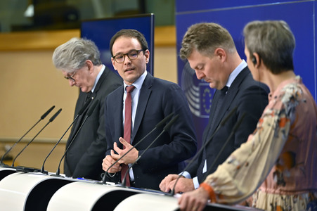 Pressekonferenz zum Gesetz über digitale Märkte im EU-Parlament in Brüssel