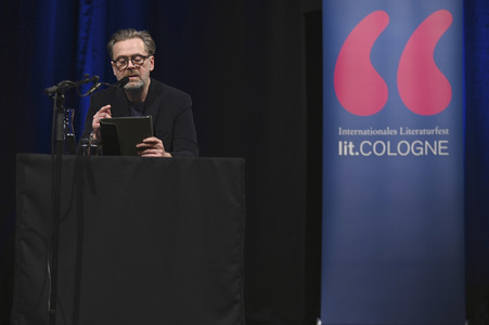 Adriana Altaras und Matthias Matschke auf der lit.Cologne 2022 in Köln