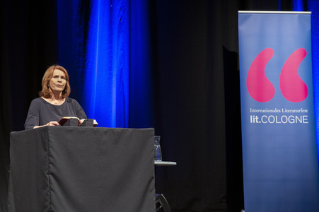 Senta Berger auf der lit.Cologne 2022 in Köln
