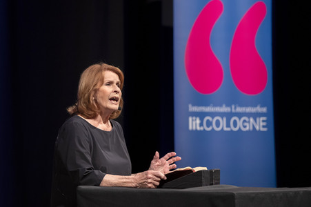 Senta Berger auf der lit.Cologne 2022 in Köln