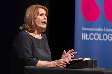 Senta Berger auf der lit.Cologne 2022 in Köln