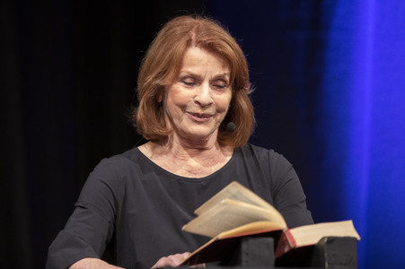 Senta Berger auf der lit.Cologne 2022 in Köln